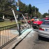 В Одессе авто "влетело" в остановку (фото)