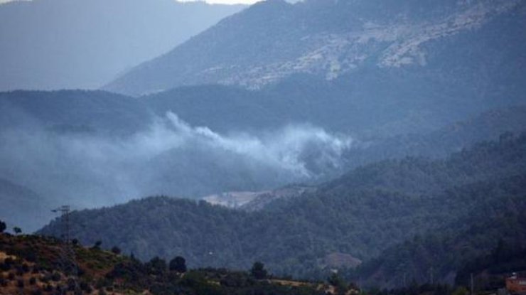Фото: в Турции разбился пожарный самолет Бе-200 / twitter.com/DailySabah