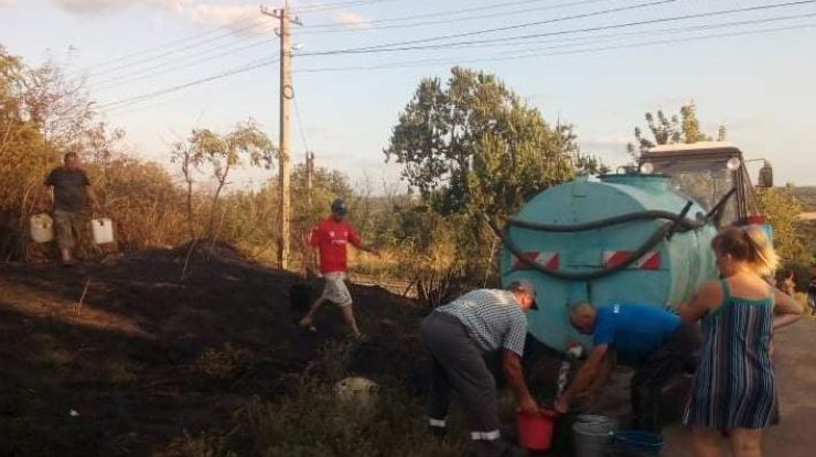 Женщина хотела сжечь мусор на своей территории/ фото: ГСЧС