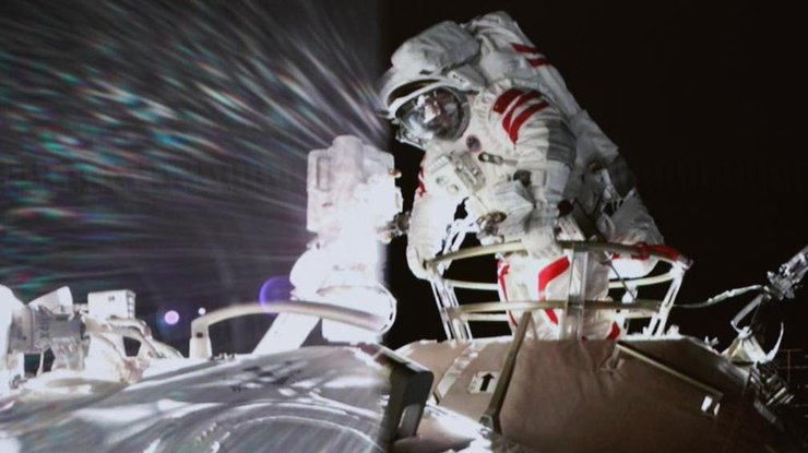 Астронавты вышли в открытый космос/ фото: informator.ua