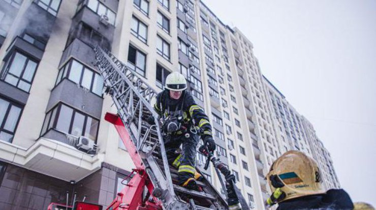 Пожар в многоэтажке / Фото: facebook.com/mvs.gov.ua