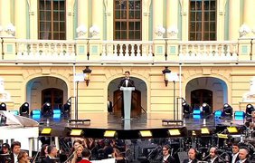 Официально стали "легендами": Зеленский наградил семь выдающихся украинцев (видео)