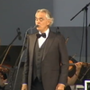 Італійський тенор Андреа Бочеллі заспівав на площі Конституції