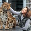В Германии леопард изувечил модель во время фотосессии (фото)