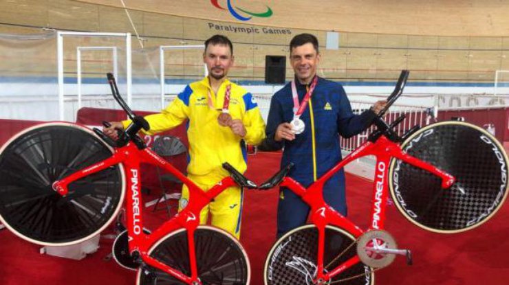 Фото: Украина завоевала "серебро" с велогонки на Паралимпиаде / facebook.com/vellgodema