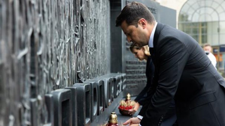 Зеленский почтил память жертв Голодомора / Фото: сайт президента 
