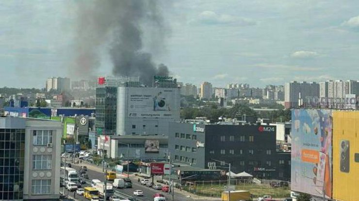Пожар на Куреневке / Фото: РБК-Украина 