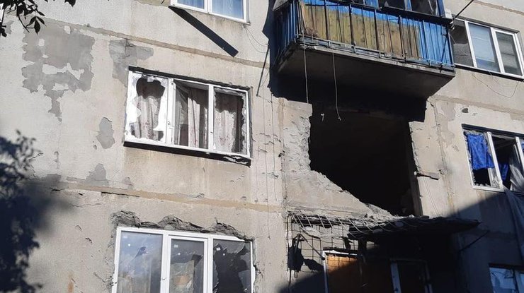 В Красногоровке обстреляли многоэтажку