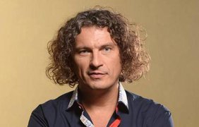 "Песни сына хотят украсть": мама Кузьмы Скрябина записала обращение к поклонникам 