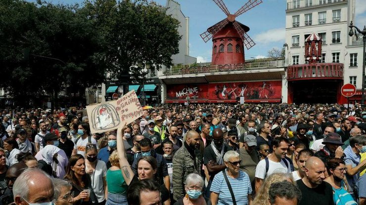 Протесты во Франции из-за жестких ограничений/ фото: RFI