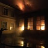 В Чугуеве под Харьковом горит школа (фото, видео)