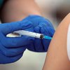 В Норвегии одобрили COVID-вакцинацию для подростков