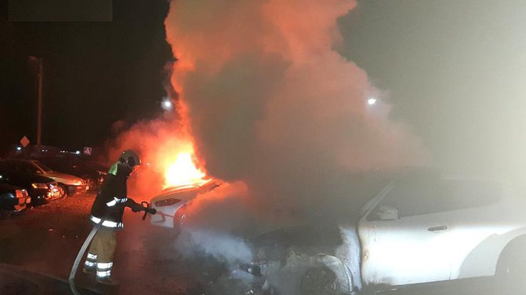 На улице Огнивская в Полтаве сожгли стоянку
