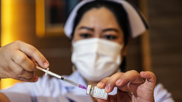 Сейчас лишь 21% населения страны получили прививки/ фото: РБК