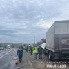 Под Одессой грузовик столкнулся с автомобилем