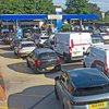 Великобританию охватила паника из-за дефицита бензина  