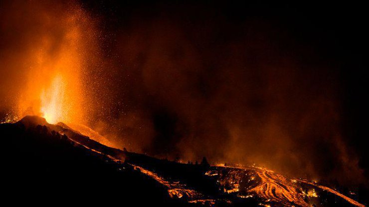 Извержение вулкана / Фото: AP 