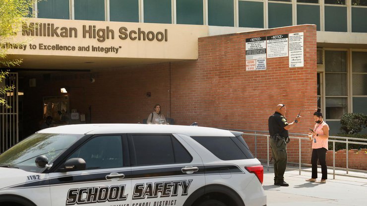 В США школьный охранник застрелил 18-летнюю ученицу