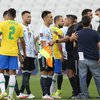 Сборная Аргентины ушла с поля во время матча с бразильцами