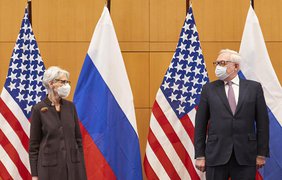 США и Россия начали официальные переговоры по "гарантиям безопасности"