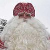 Под Киевом Дед Мороз выбил мужчине зубы за бесплатное фото