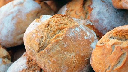 Как за год в Украине подорожали продукты: цены на хлеб, сало и мясо 