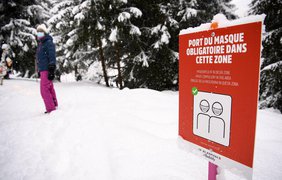 На популярном курорте лыжник сбил насмерть девочку