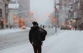 Сильный ветер и снегопад: в Украине объявлено штормовое предупреждение