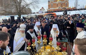 Предстоятель УПЦ освятил воды Днепра на Оболони