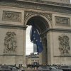 Франция сняла флаг Евросоюза из-под Триумфальной арки