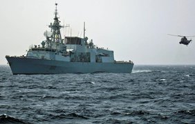 Канада отправила боевой корабль в Черное море: что произошло
