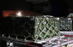В Украину из США прибыло 90 тонн летального оружия