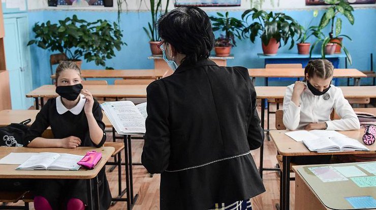 В Киеве привиты 98% учителей