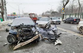 Сотрудница полиции устроила тройное ДТП в Харькове 