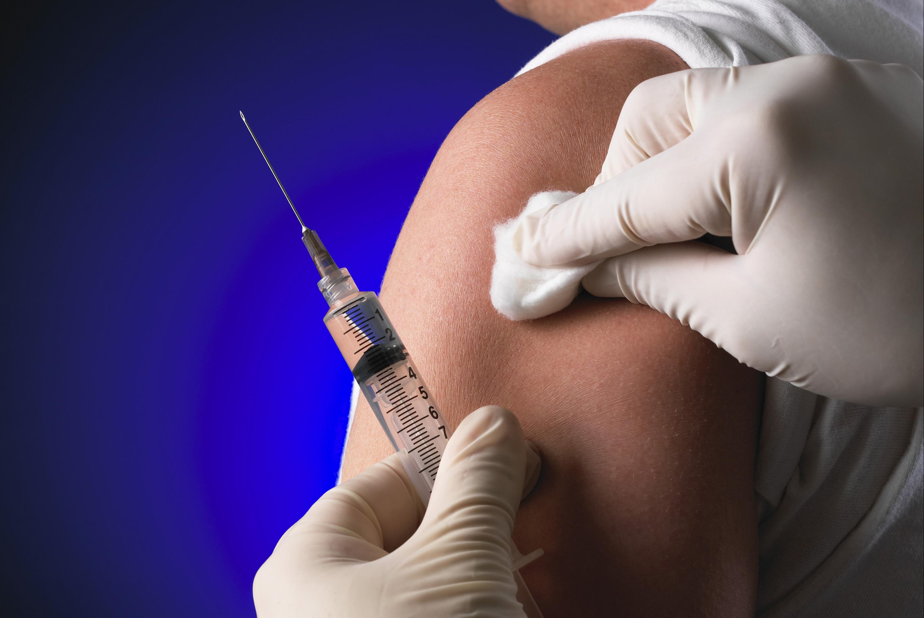 В Министерстве здравоохранения рассказали о том, когда должна вводиться бустерная доза вакцины от COVID 