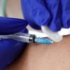 В Украине официально ввели "бустерную" вакцинацию от коронавируса