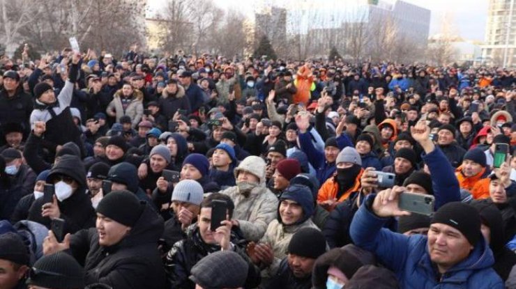 Акции протеста в Казахстане/ фото: Фокус