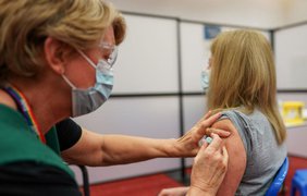 Люди стали больше вакцинироваться после праздников - Минздрав