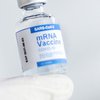 Украина вводит бустерную вакцинацию от COVID для всех