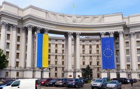 Україна закликає ввести санкції та визнати рф державою-терористом