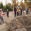 У Києві продовжують ліквідацію наслідків ракетних обстрілів