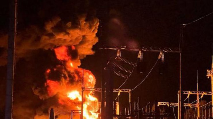 Фото: у Бєлгороді пролунали вибухи і почалася пожежа на підстанції / t.me/vvgladkov