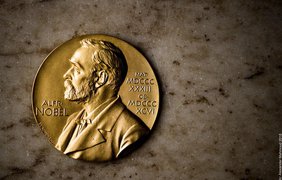 Нобелівську премію з медицини вручили за дослідження еволюції людини