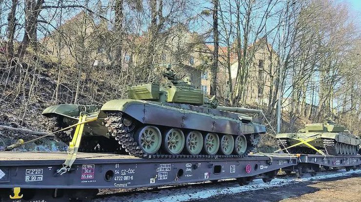 Чехія передала Україні танки Т-72