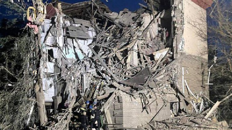 Зруйнована багатоповерхівка у Запоріжжі