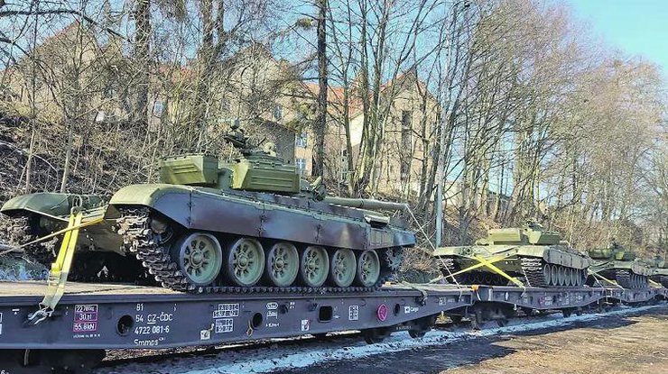 Радянські танки для України