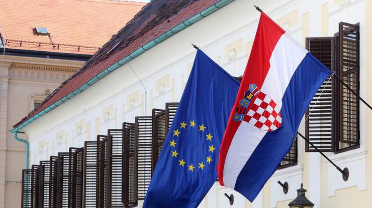 Прапори ЄС та Хорватії