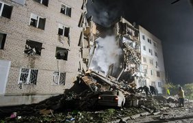 Під завалами зруйнованого будинку можуть бути люди: нові подробиці обстрілу Миколаєва (фото) 