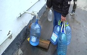 Три баклажки на декілька днів: де і як жителі Миколаєва добувають воду?