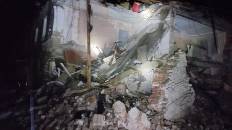 Під завалами будинку під Куп'янськом виявили загиблу та постраждалих
